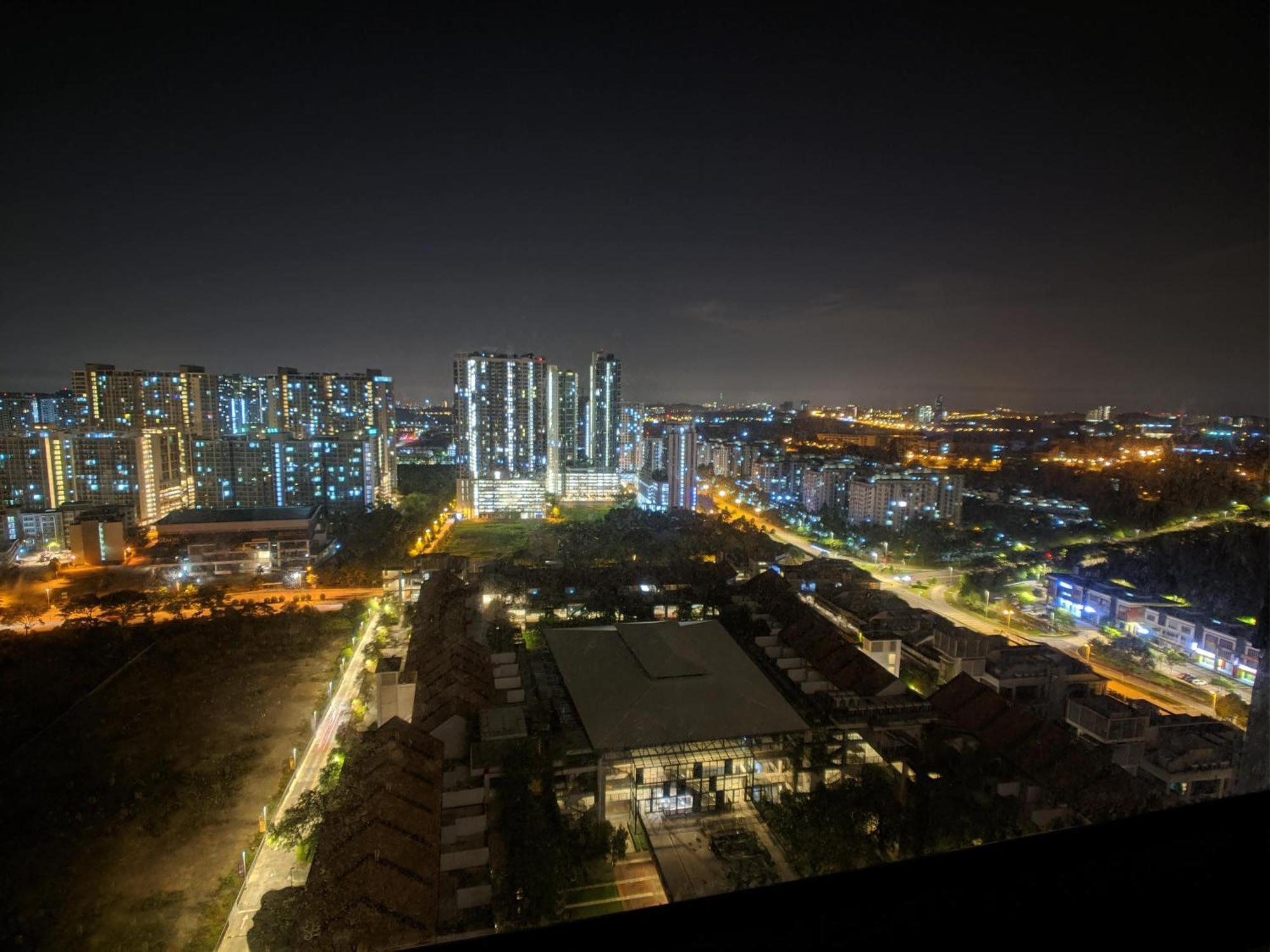 Tamarind Or D'pulze Or Domain Neocyber, Click Selection For Location And Pics Apartment